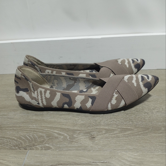 Steven By Steve Madden Shoes - Steven by Steve Madden Stretch Tan Camo Pointed Toe Ballet Flats Size 9